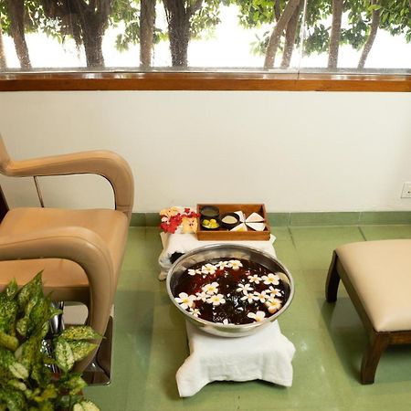 Naad Wellness Hotel Sonipat Buitenkant foto